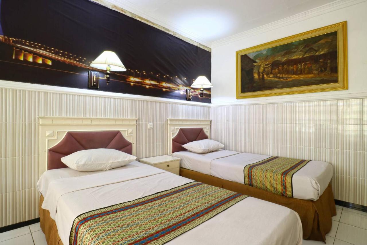 Hotel Tanjung Surabaya Luaran gambar