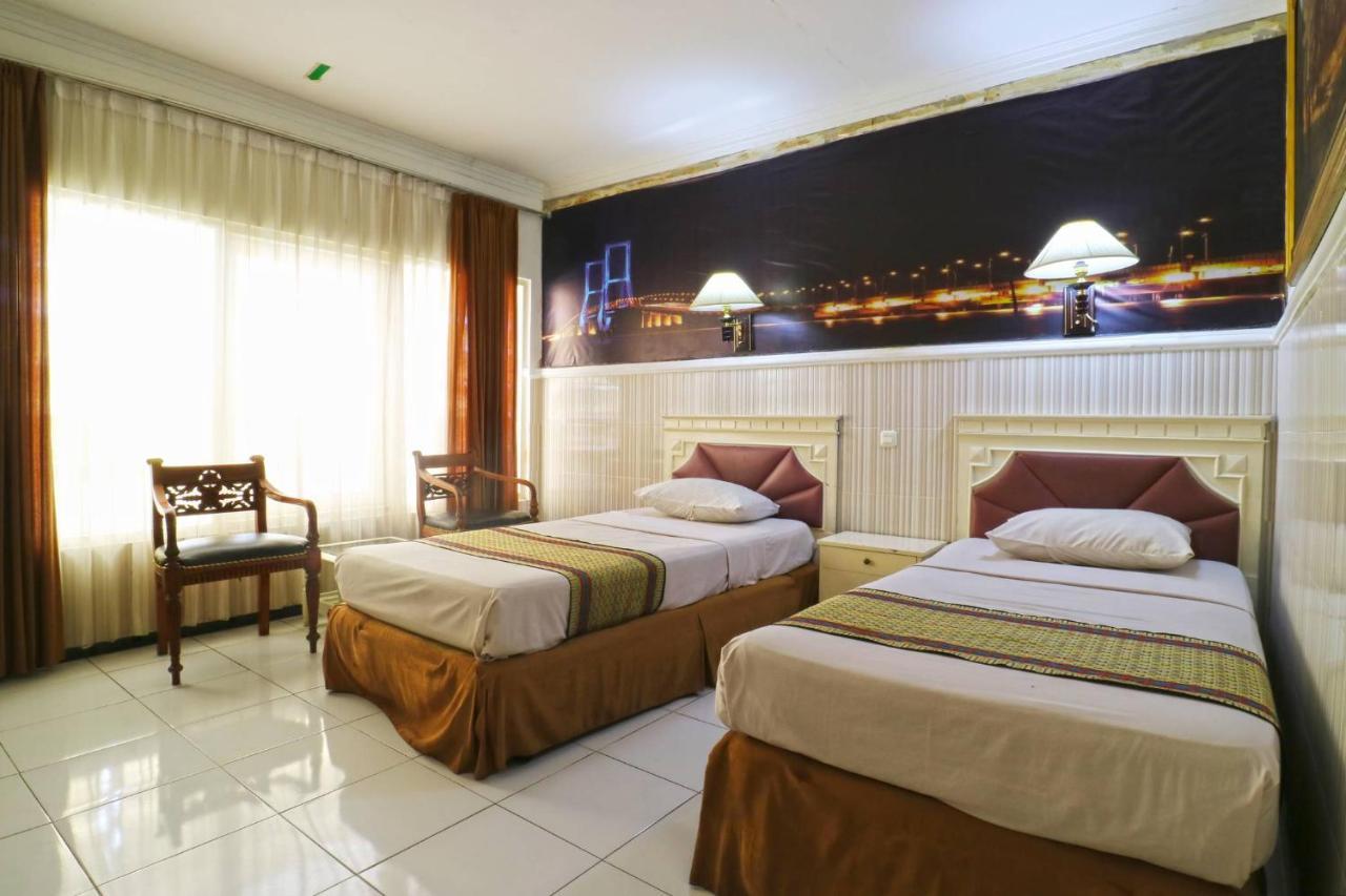 Hotel Tanjung Surabaya Luaran gambar