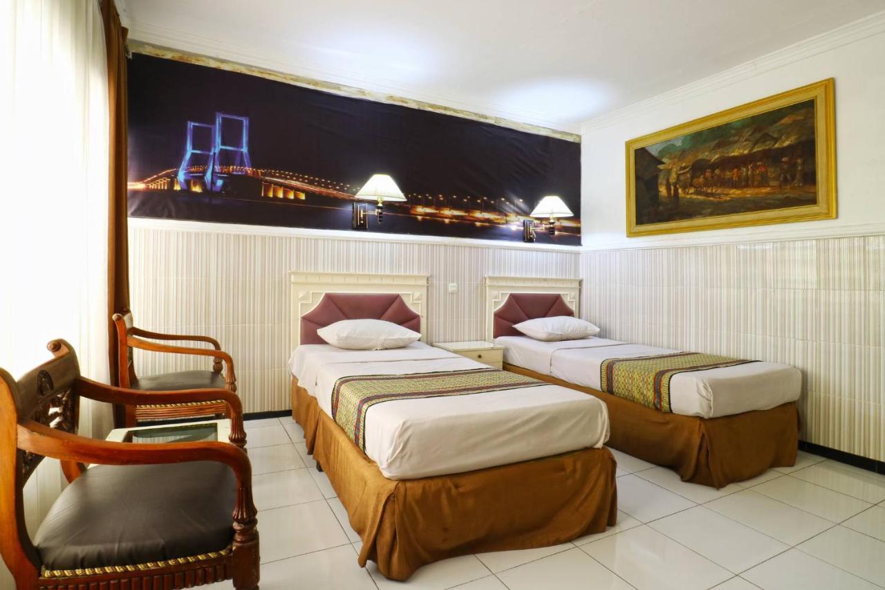 Hotel Tanjung Surabaya Luaran gambar